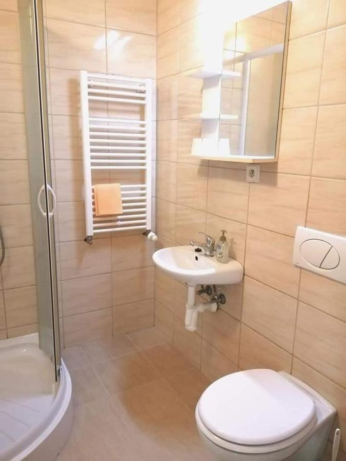 Lesni Restaurace Harrachovka Hotel Tábor Eksteriør billede